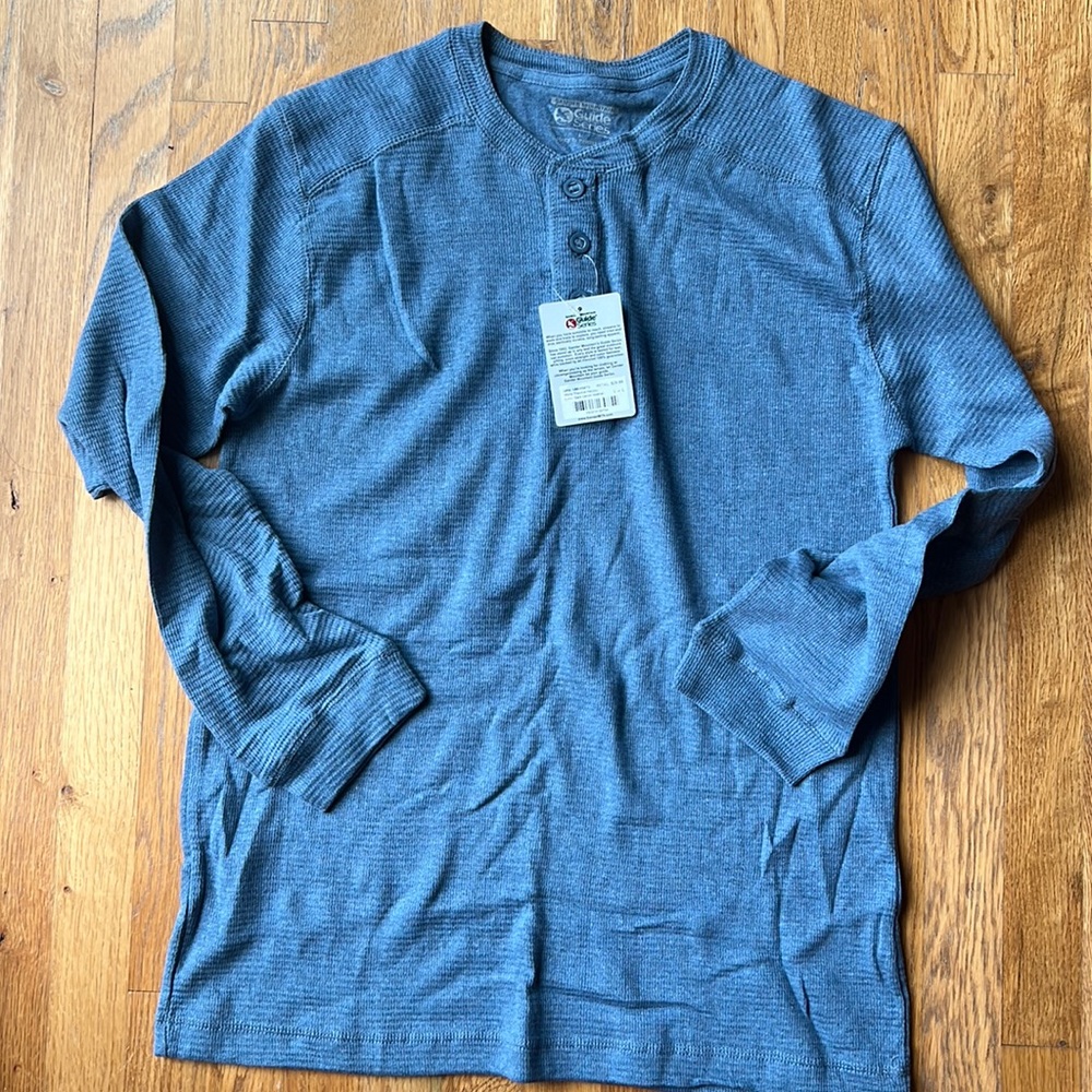 Waffle knit Gander Mountain mens shirt. Size large with tags